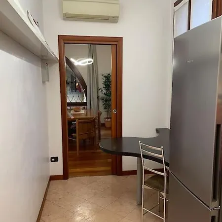 -piazza Mazzini- 120 Mq - 2 - 2 Bagni E Garage * Padua