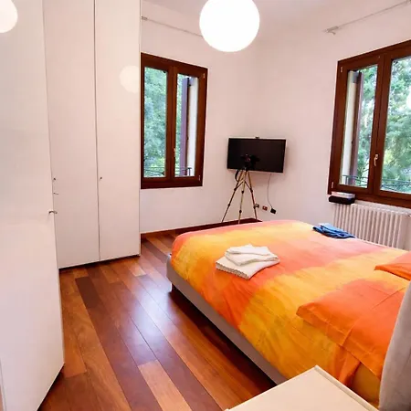 -piazza Mazzini- 120 Mq - 2 - 2 Bagni E Garage