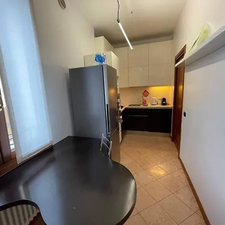 -piazza Mazzini- 120 Mq - 2 - 2 Bagni E Garage Apartment