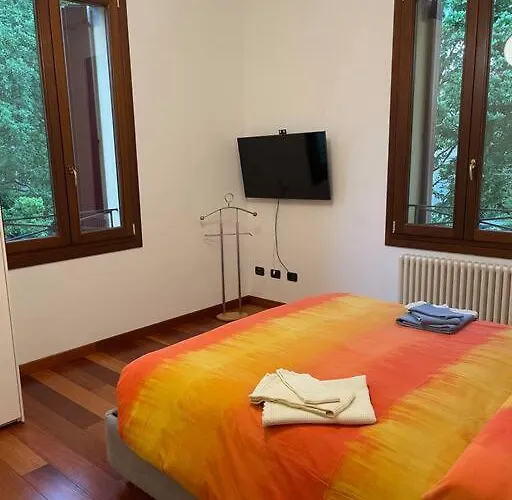 -piazza Mazzini- 120 Mq - 2 - 2 Bagni E Garage *