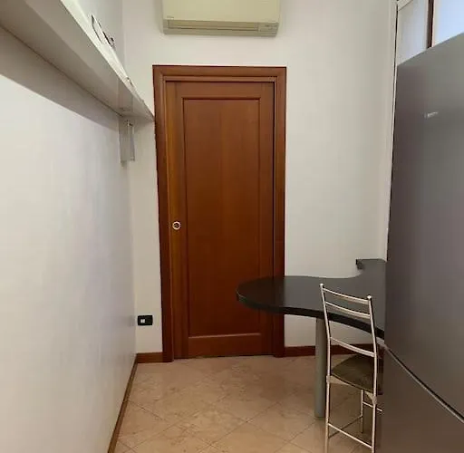 Apartment -piazza Mazzini- 120 Mq - 2 - 2 Bagni E Garage