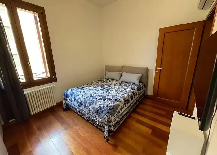 -piazza Mazzini- 120 Mq - 2 - 2 Bagni E Garage